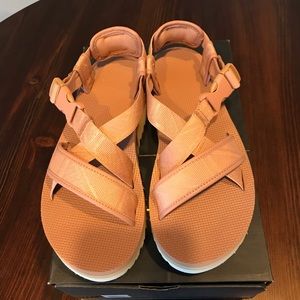 teva indio whip blush